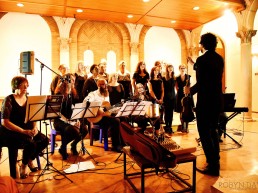 The Lewandowski Chorale ist ein in Johannesburg ansässiger Chor. Das Ensemble widmet sich der Wiederbelebung der klassischen jüdisch-liturgischen Musik sowohl innerhalb der südafrikanischen jüdischen Gemeinde als auch in der Gemeinschaft als Ganzes.